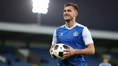 Caernarfon Town has signed forward Brad Young in a record transfer deal, with the 22-year-old joining from Baniyas in the...
