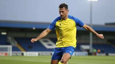 Darren Thomas' career at Caernarfon Town featured iconic moments like the 2014 Welsh Cup clash against TNS, European...