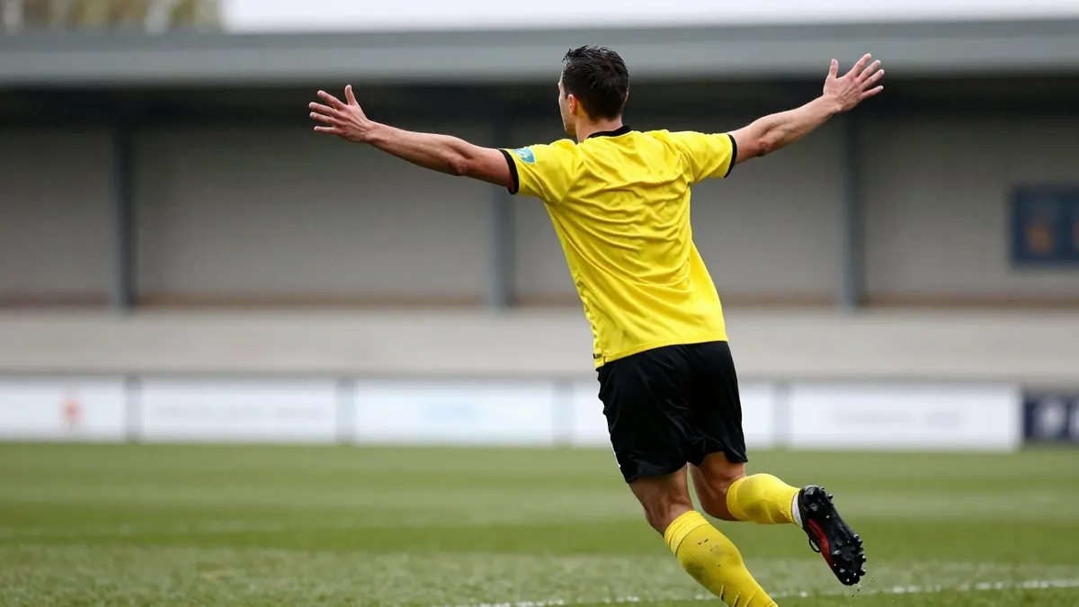 Caernarfon Town's 5-0 win at Ammanford featured braces from Sion Bradley and Phillip Mooney, plus a first senior goal for...